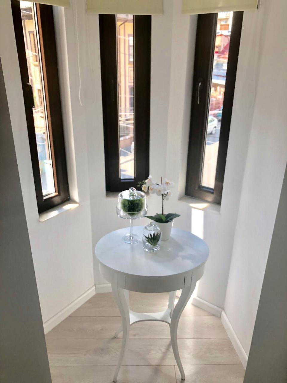 Metropole Apartments Invilla Old City Bucureşti Ngoại thất bức ảnh