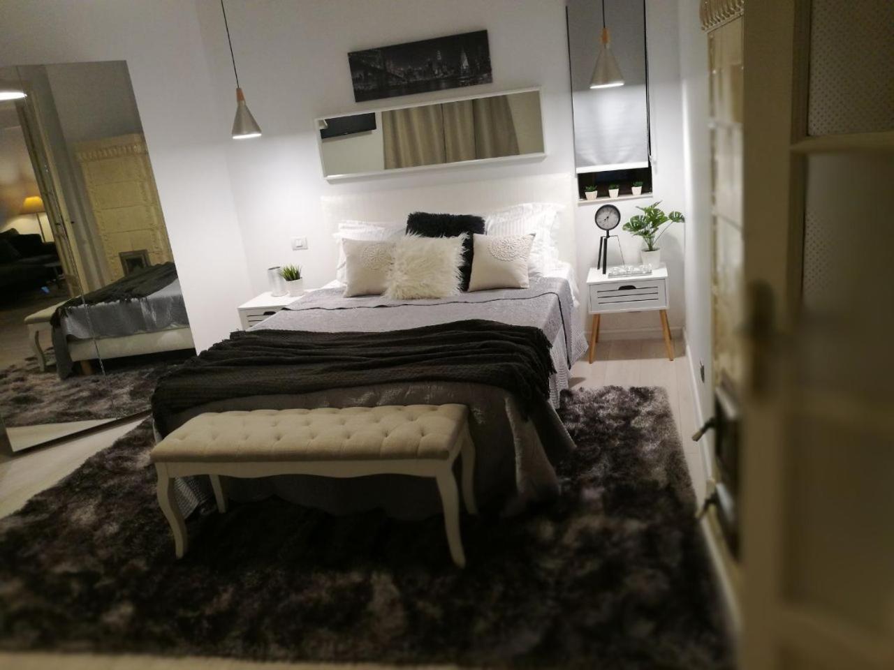 Metropole Apartments Invilla Old City Bucureşti Ngoại thất bức ảnh