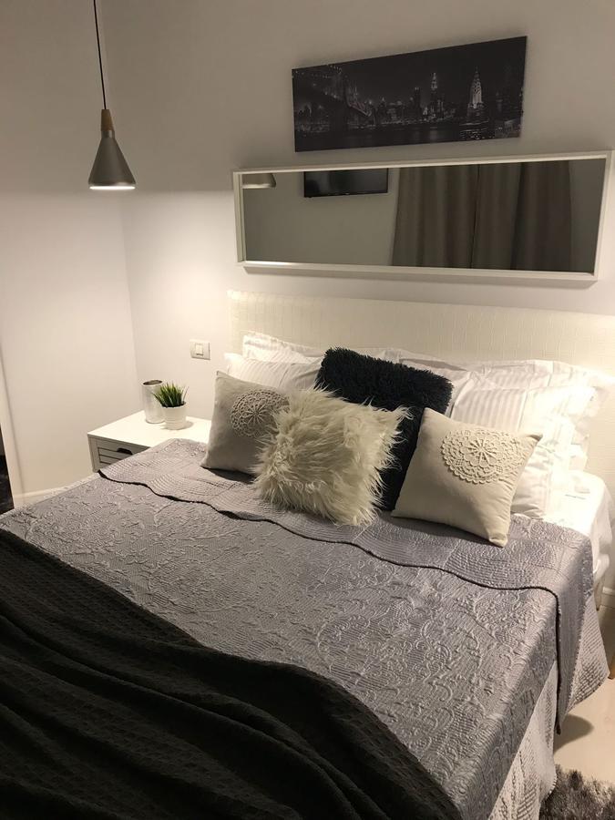 Metropole Apartments Invilla Old City Bucureşti Ngoại thất bức ảnh