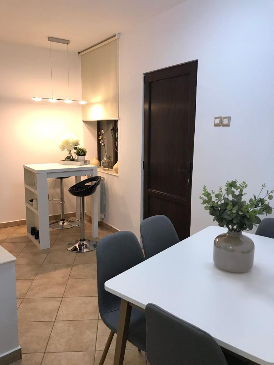 Metropole Apartments Invilla Old City Bucureşti Ngoại thất bức ảnh